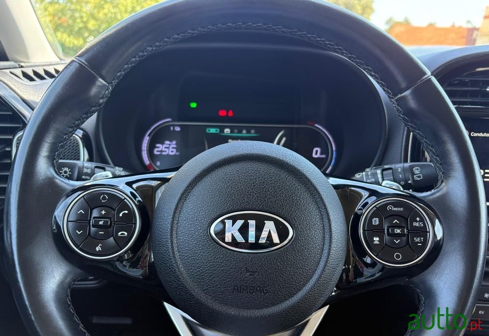 2022' Kia E-Soul Spirit photo #5