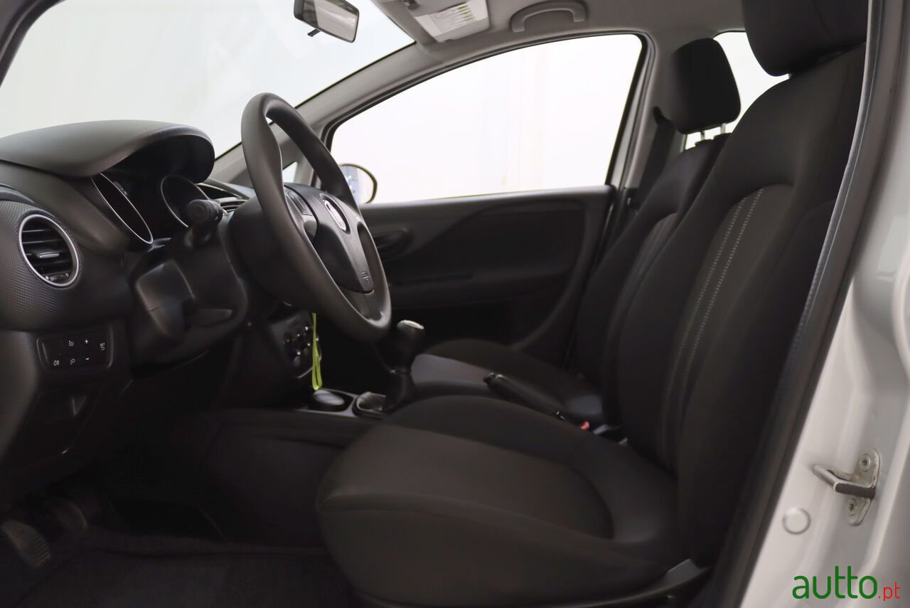 2016' Fiat Punto photo #4