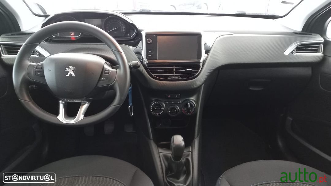 2017' Peugeot 208 photo #3