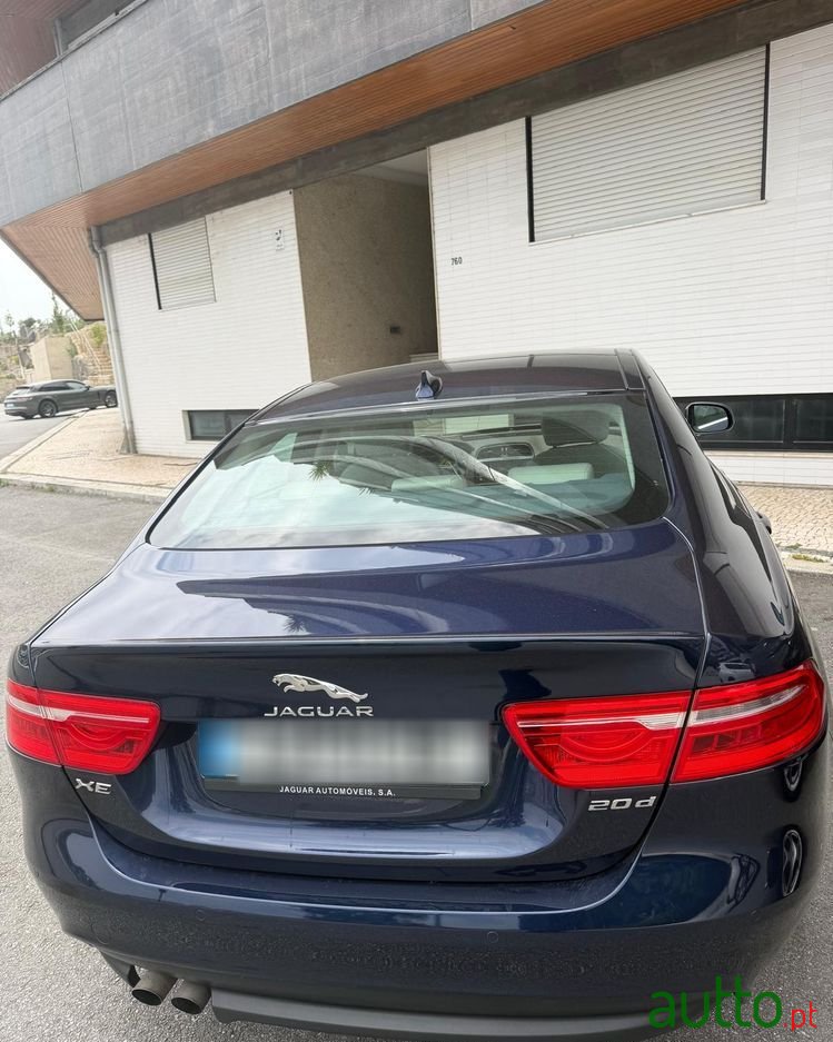 2015' Jaguar XE photo #3