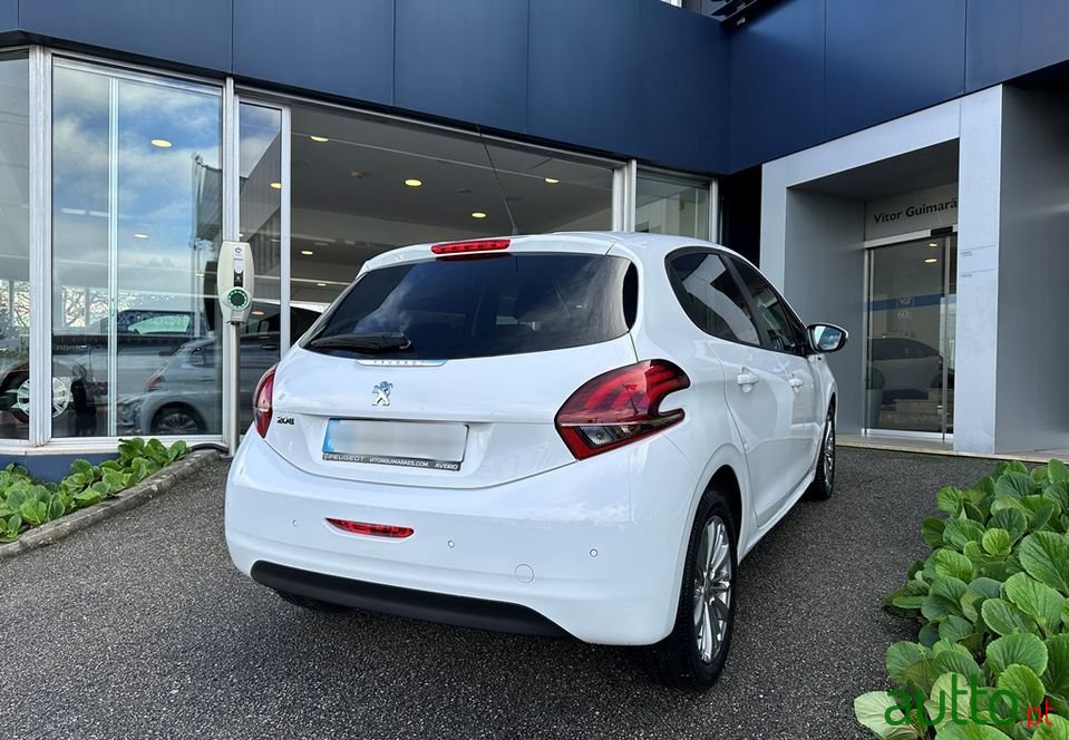 2018' Peugeot 208 photo #5