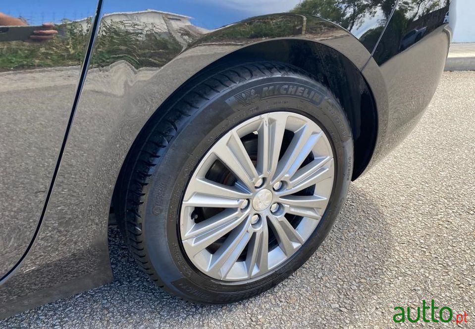 2018' Peugeot 308 Sw photo #4