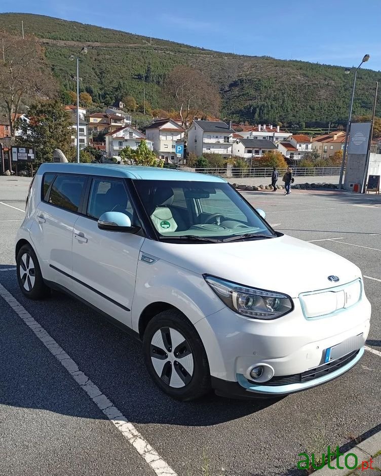 2017' Kia E-Soul Ev photo #1