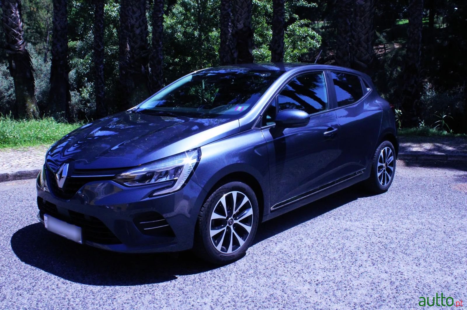 2020' Renault Clio photo #1