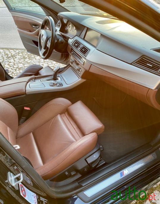 2013' BMW 525 photo #6