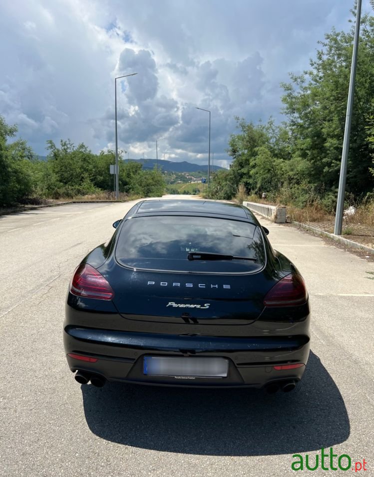 2016' Porsche Panamera S E-Hybrid photo #2