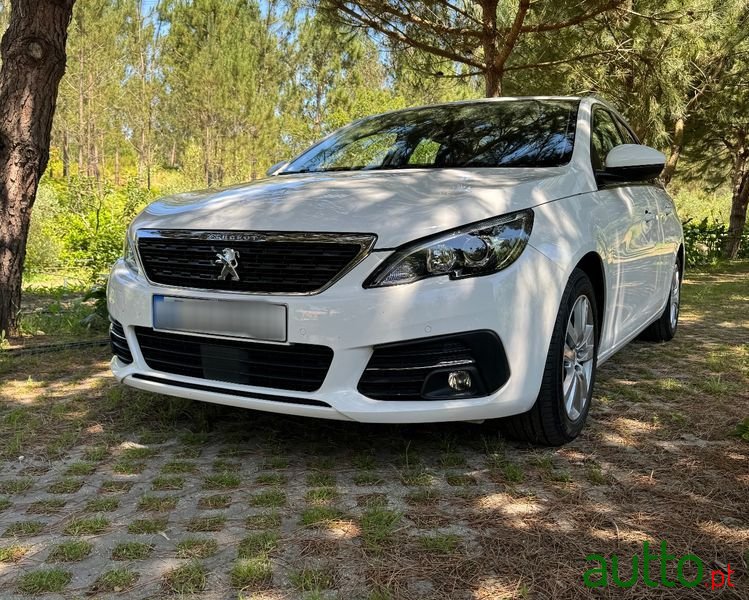 2019' Peugeot 308 Sw photo #2