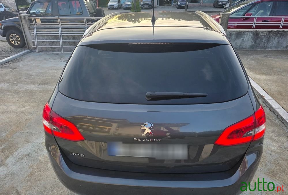 2021' Peugeot 308 Sw photo #6