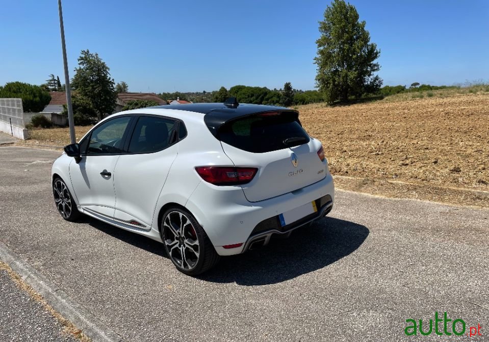 2015' Renault Clio photo #2