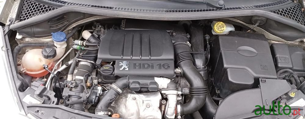 2008' Peugeot 207 Sw photo #5