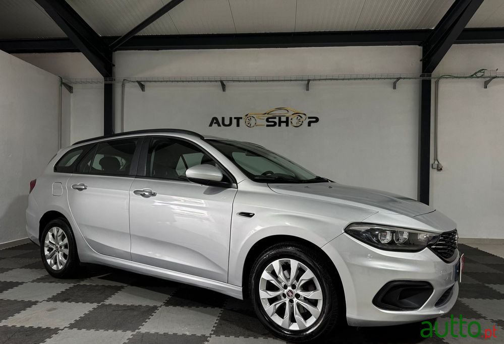 2016' Fiat Tipo Station Wagon photo #4