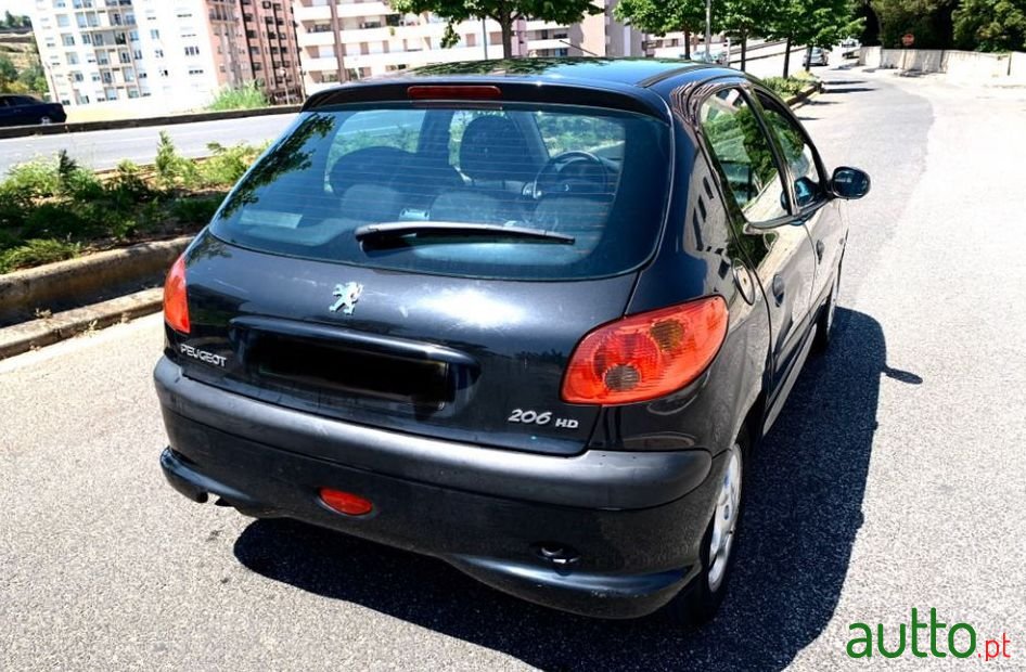 2004' Peugeot 206 Hdi Look photo #3
