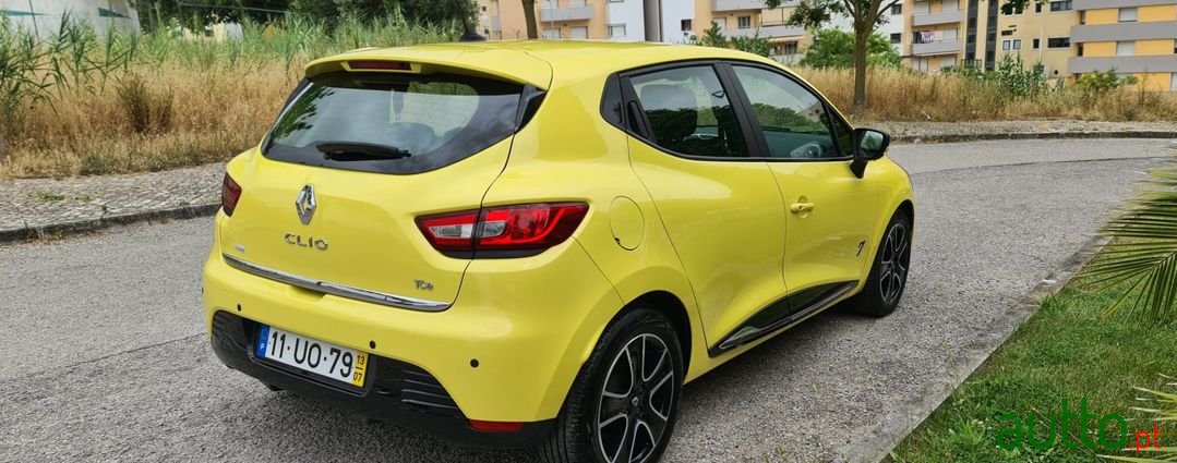 2013' Renault Clio photo #4