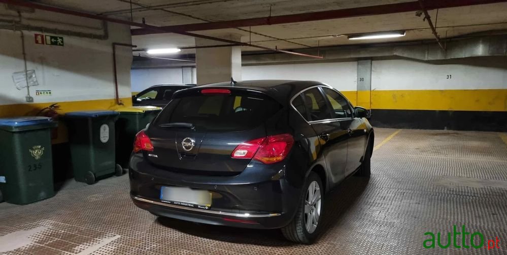 2015' Opel Astra photo #1