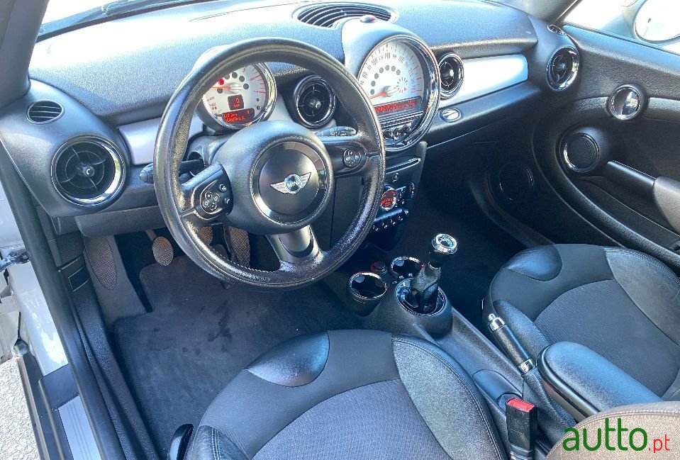2012' MINI Cooper photo #2