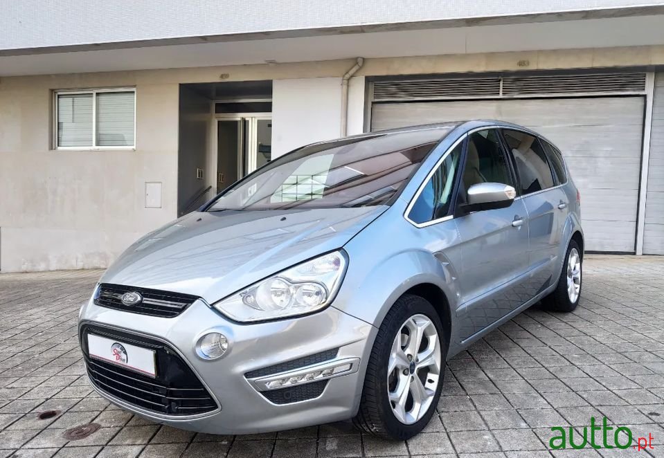 2010' Ford S-Max photo #1