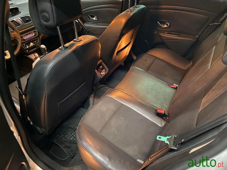 2014' Renault Megane photo #4