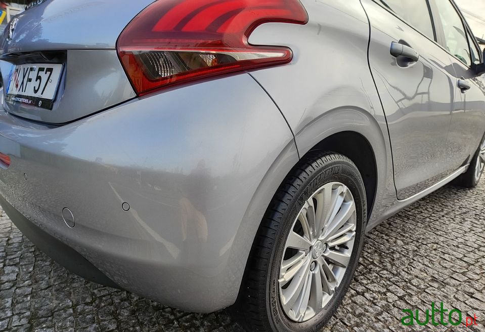 2019' Peugeot 208 photo #6