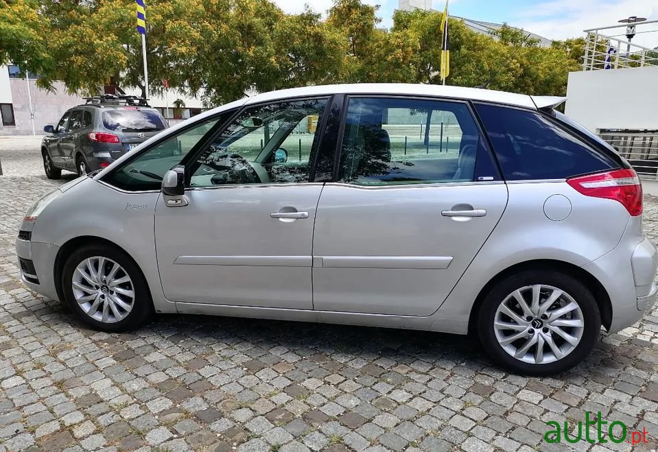 2009' Citroen C4 Picasso photo #4