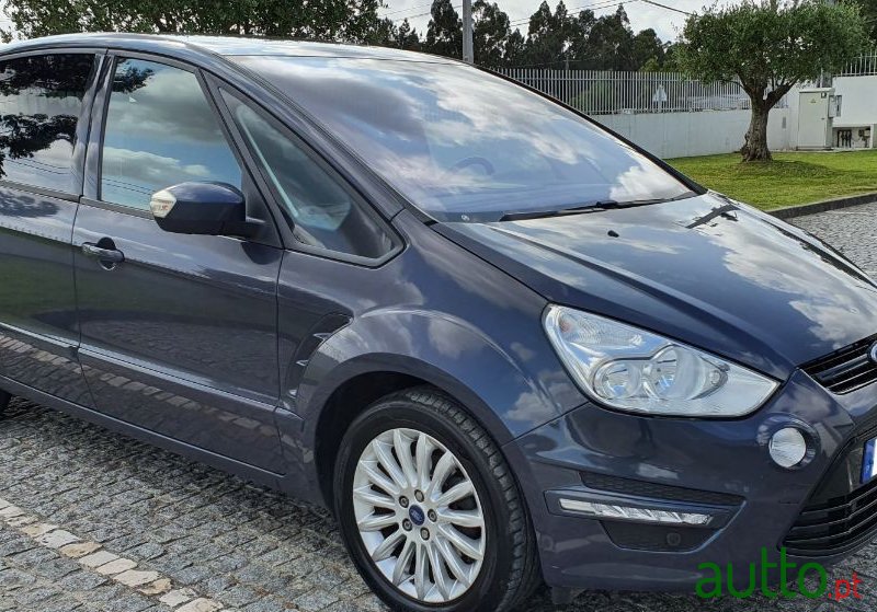 2015' Ford S-Max photo #2