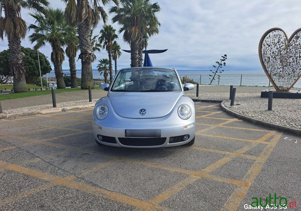 2008' Volkswagen New Beetle photo #2