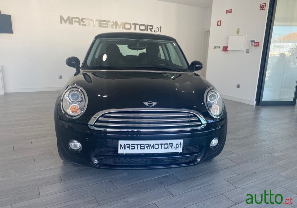 2010' MINI Cooper photo #1