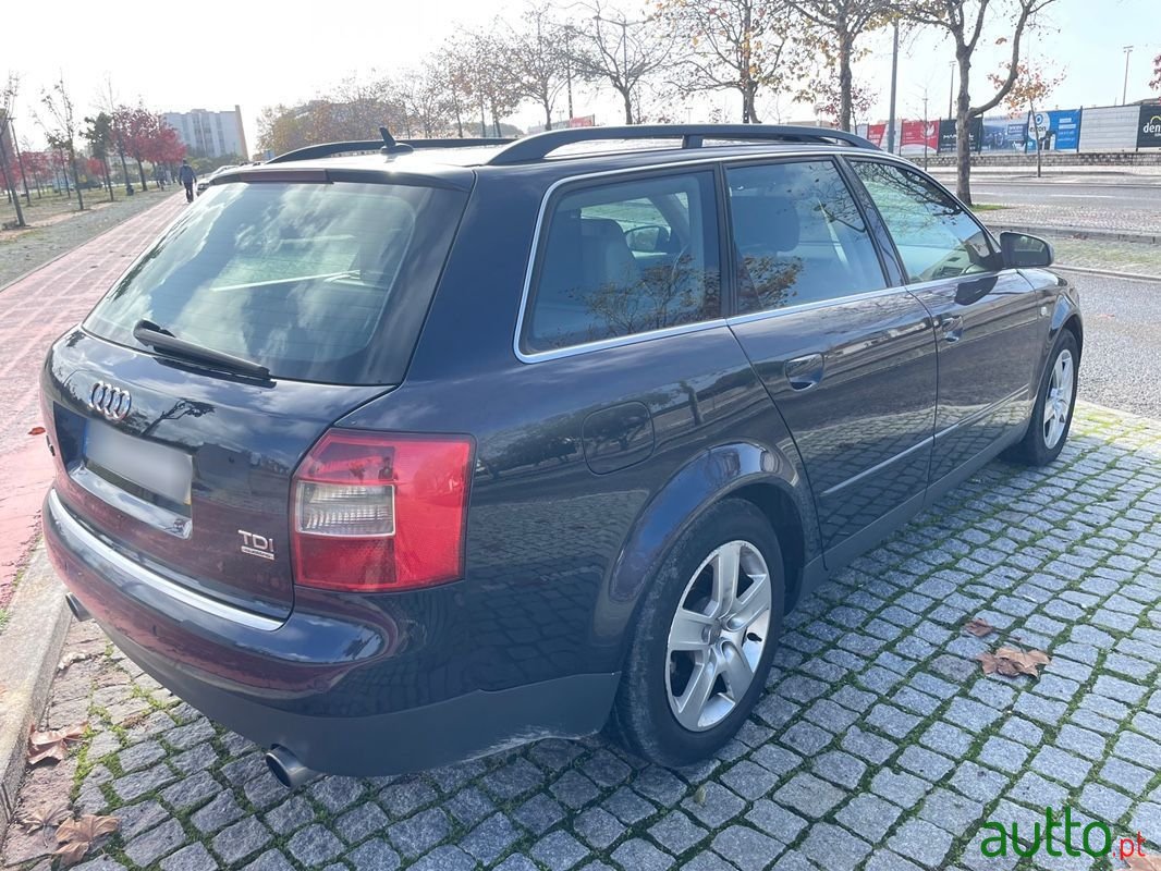 2003' Audi A4 Avant photo #2