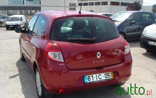 2009' Renault Clio photo #1