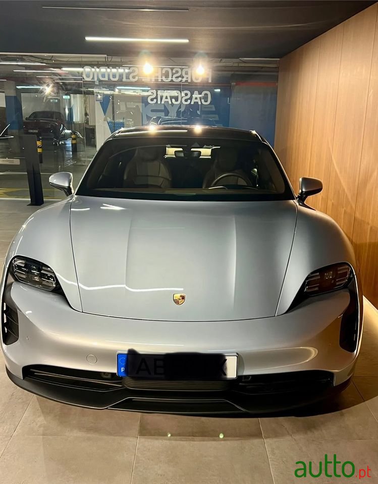 2020' Porsche Taycan 4S photo #3