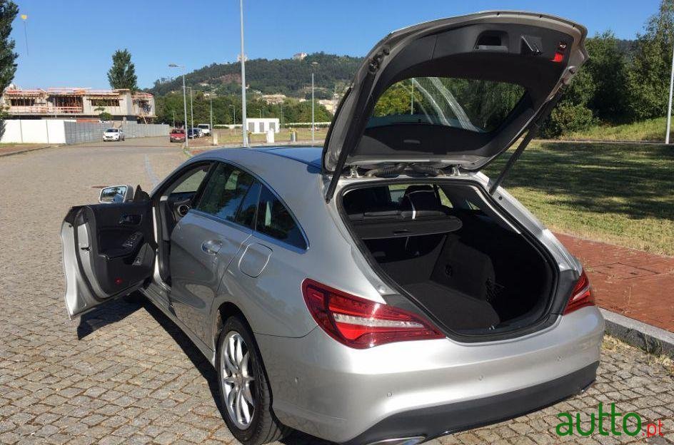 2017' Mercedes-Benz Cla-220 photo #3