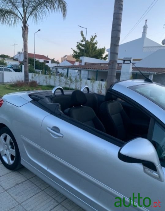 2010' Peugeot 207 photo #4