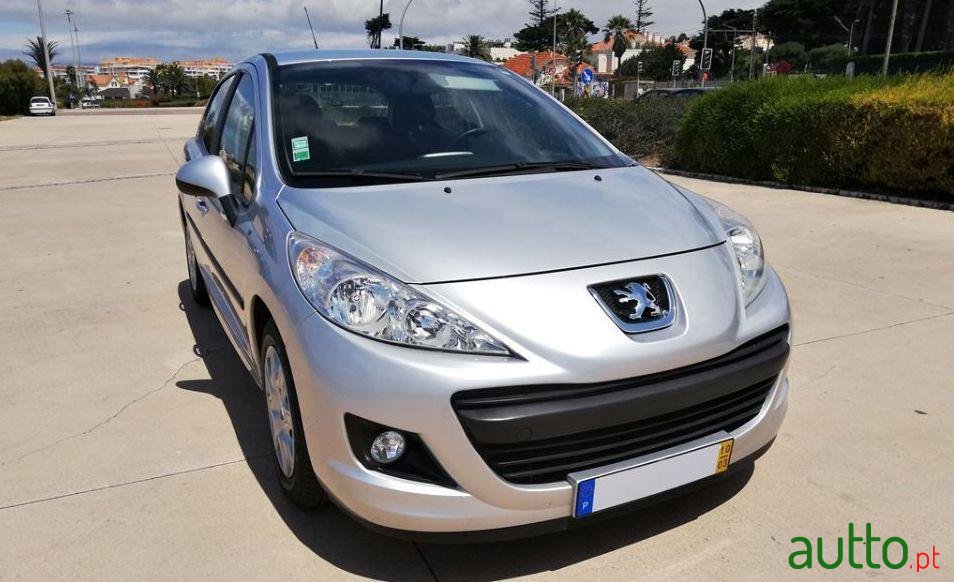 2010' Peugeot 207 photo #3