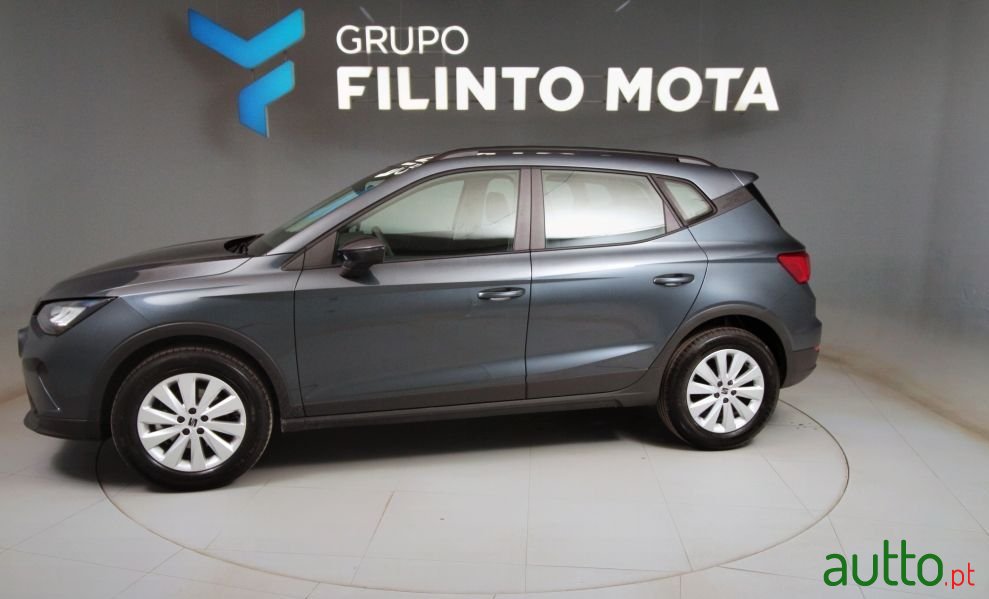 2022' SEAT Arona 1.0 Tsi Style photo #5