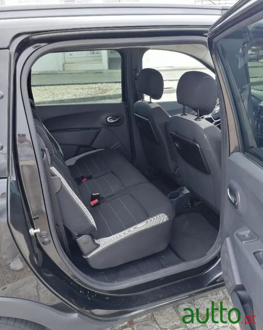 2018' Dacia Lodgy photo #2