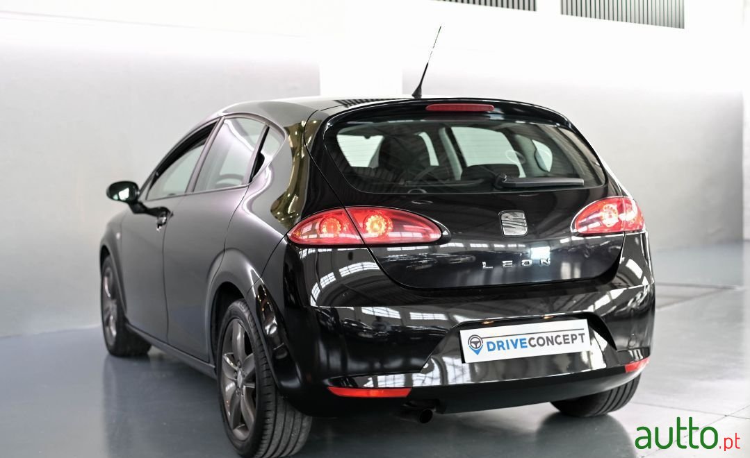 2008' SEAT Leon photo #3