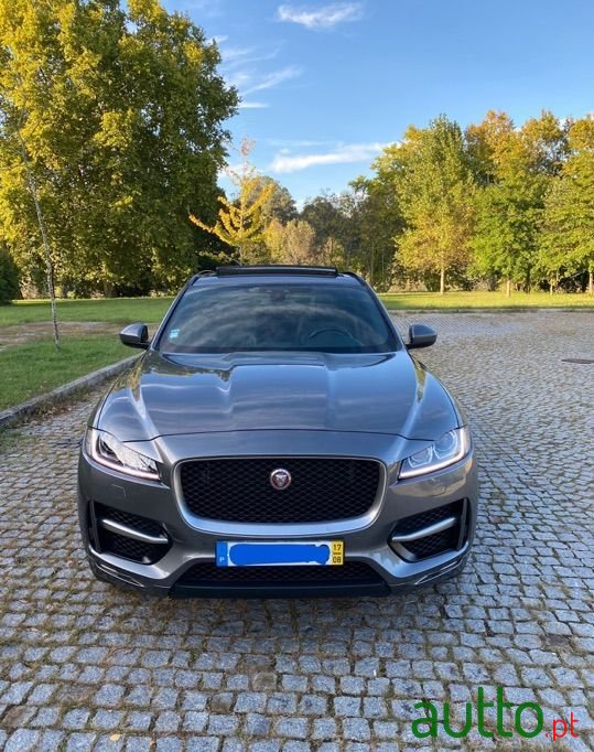 2017' Jaguar F-Pace photo #3