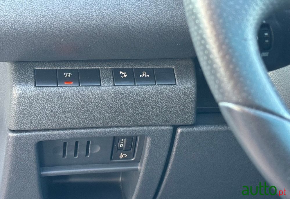 2012' Peugeot 3008 photo #6