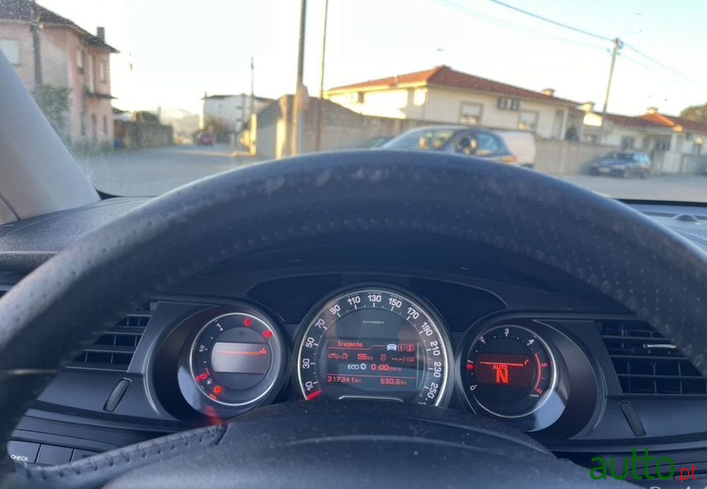 2011' Citroen C5 Break photo #6