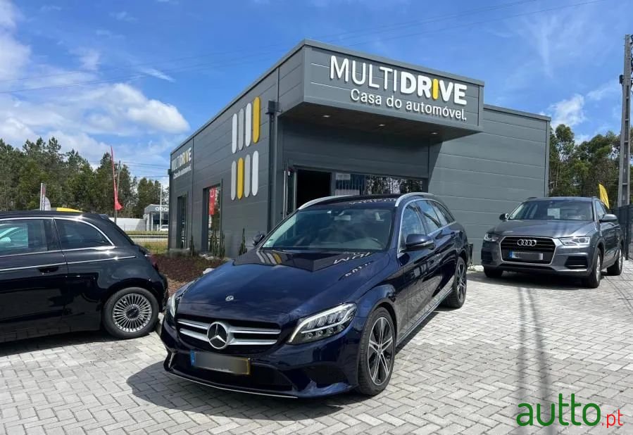 2019' Mercedes-Benz Classe C photo #1