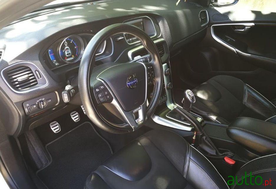 2013' Volvo V40 photo #3