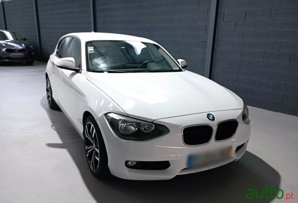 2012' BMW 118 photo #5