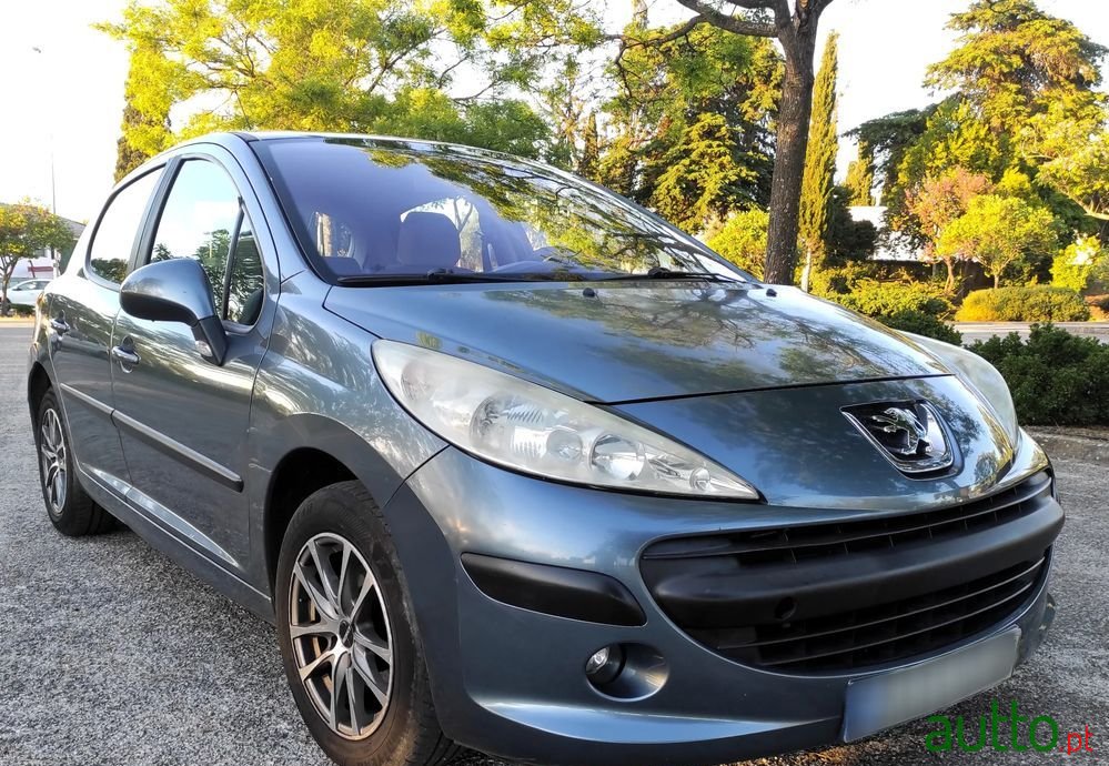 2006' Peugeot 207 1.4 16V Trendy photo #2
