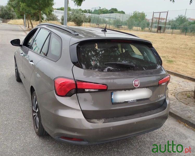 2016' Fiat Tipo Station Wagon photo #6