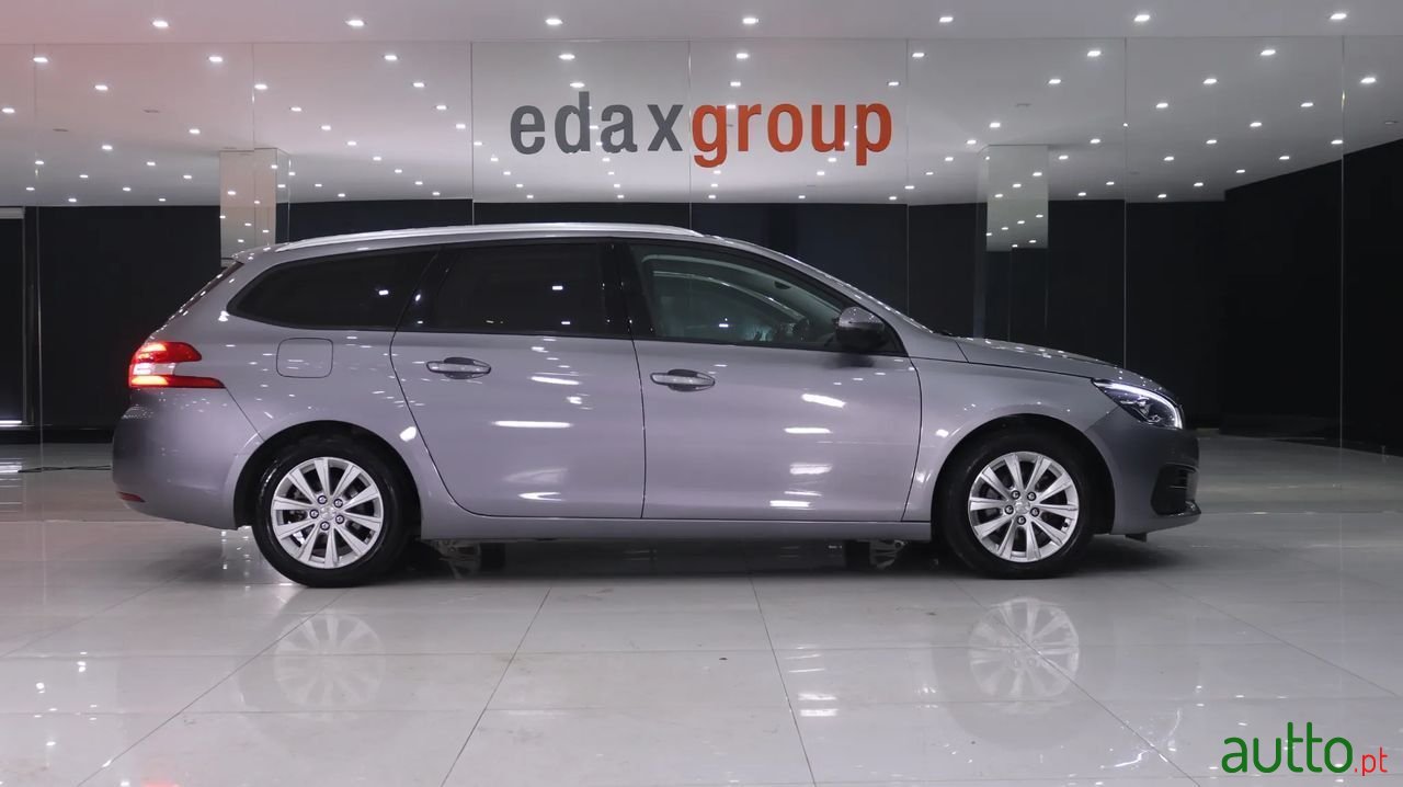 2018' Peugeot 308 Sw photo #2