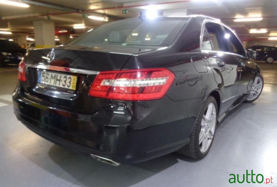 2011' Mercedes-Benz E-250 photo #2