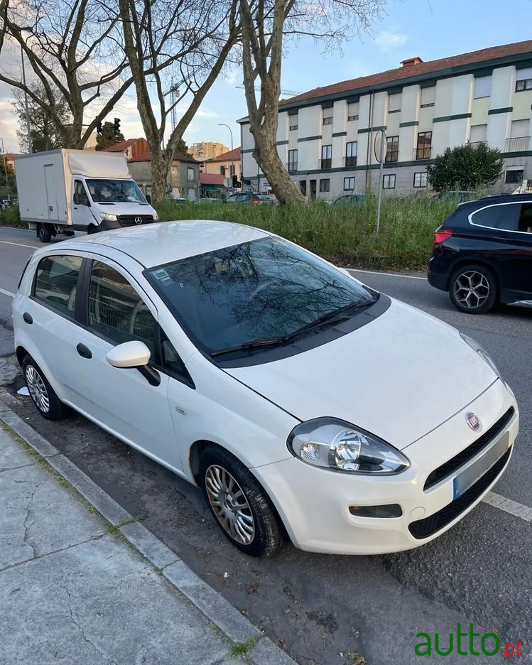 2014' Fiat Grande Punto photo #1