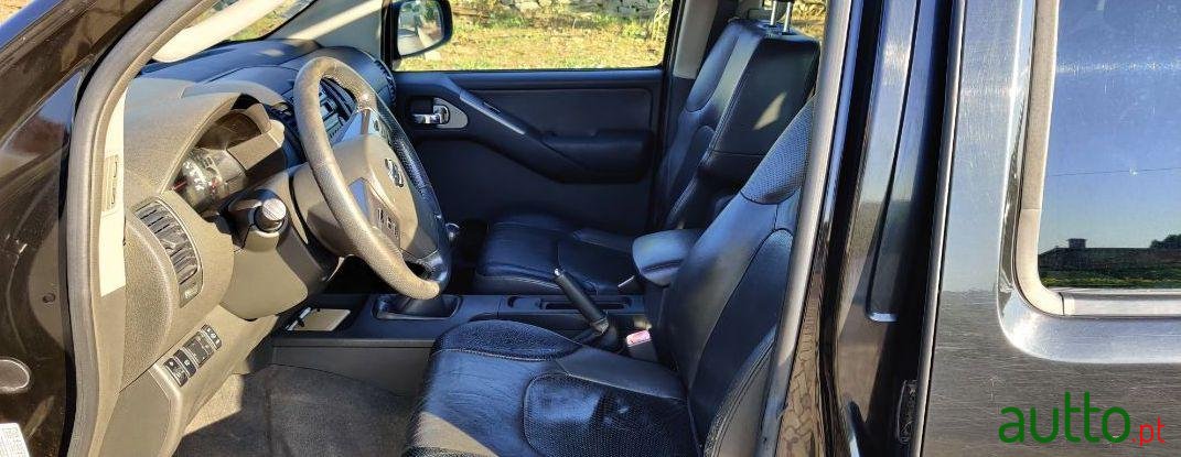 2005' Nissan Navara photo #1