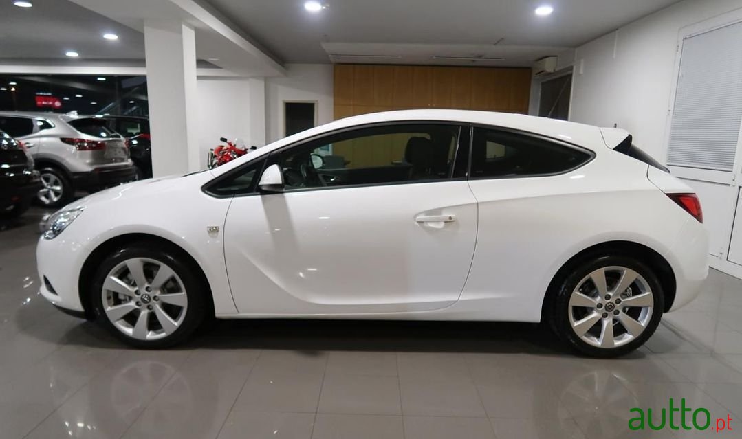 2014' Opel Astra Gtc photo #4