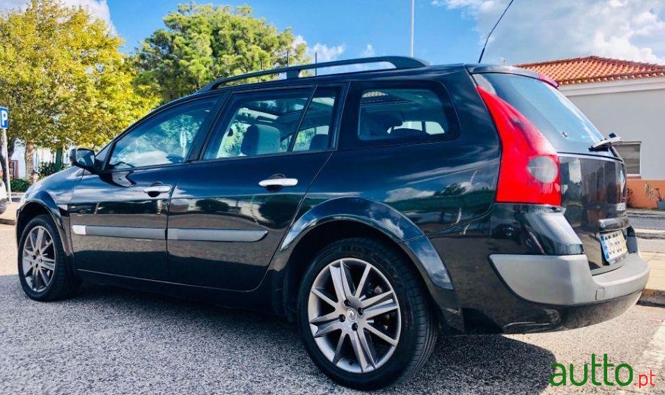 2005' Renault Megane Break photo #3