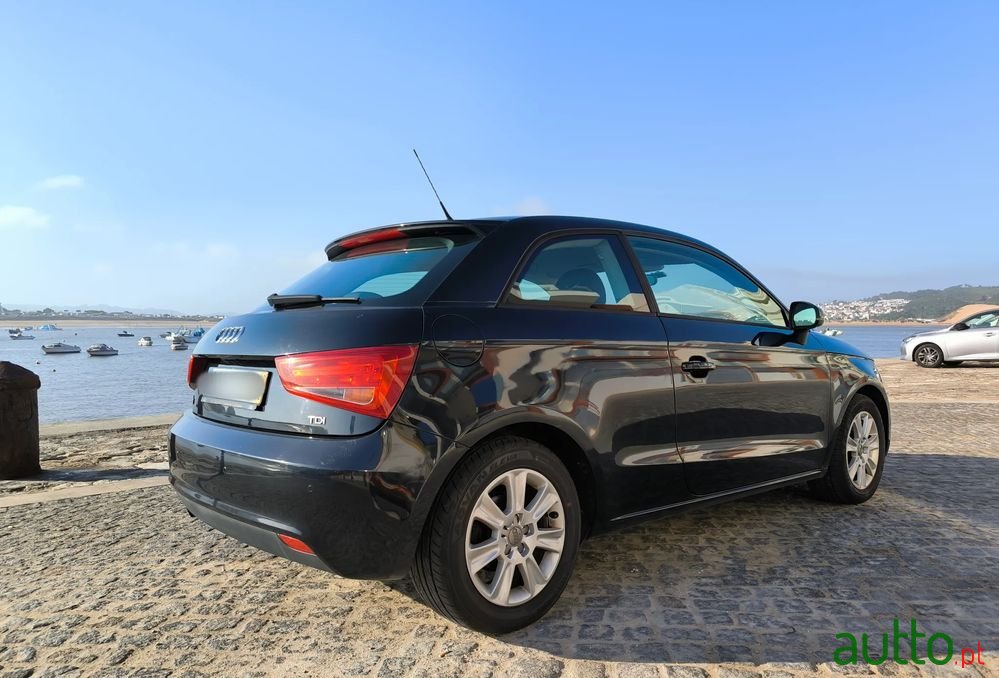 2010' Audi A1 1.6 Tdi Advance photo #5